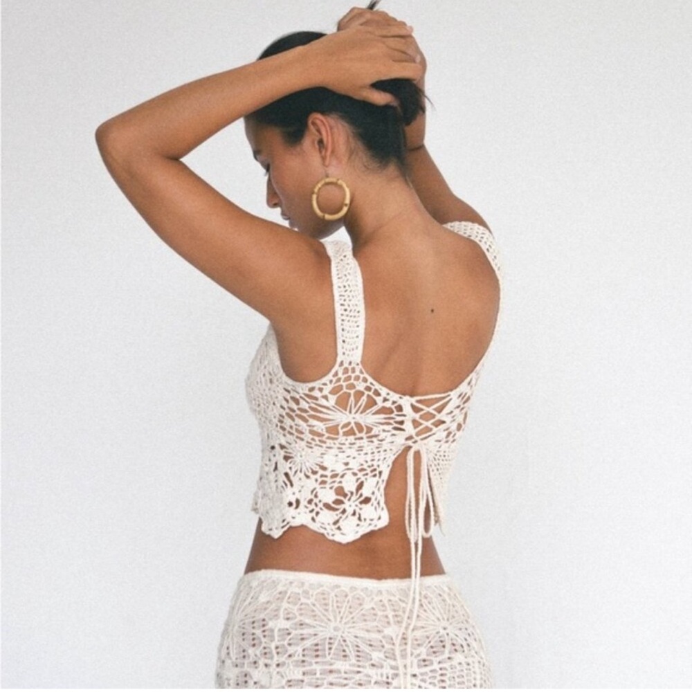 Indah Libra crochet top and Neptune skirt in vanilla - Picture 14 of 17